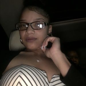 Meet your Posher, Adrianna